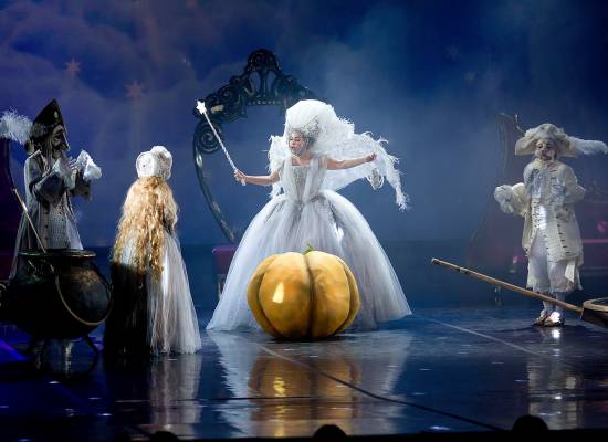 On the Big stage of the Astrakhan theatre of Opera and Ballet fairy tale "Crystal Shoe" is once again.